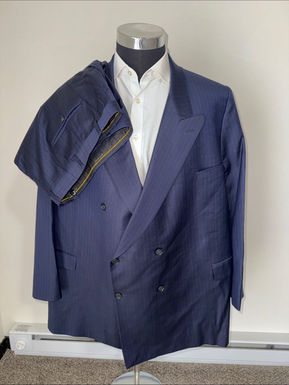 Hickey Freeman mens 52L navy blue pinstripe double breast suit w/ trousers